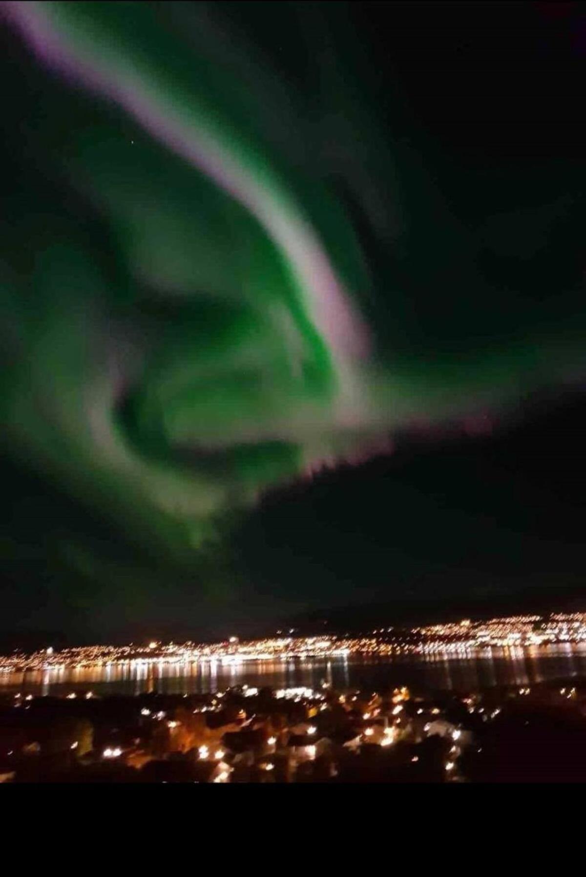 Arctic Inn, Cozy Single Bed Private Room In A Shared Apartment With Stunning Tromso Views Exterior photo