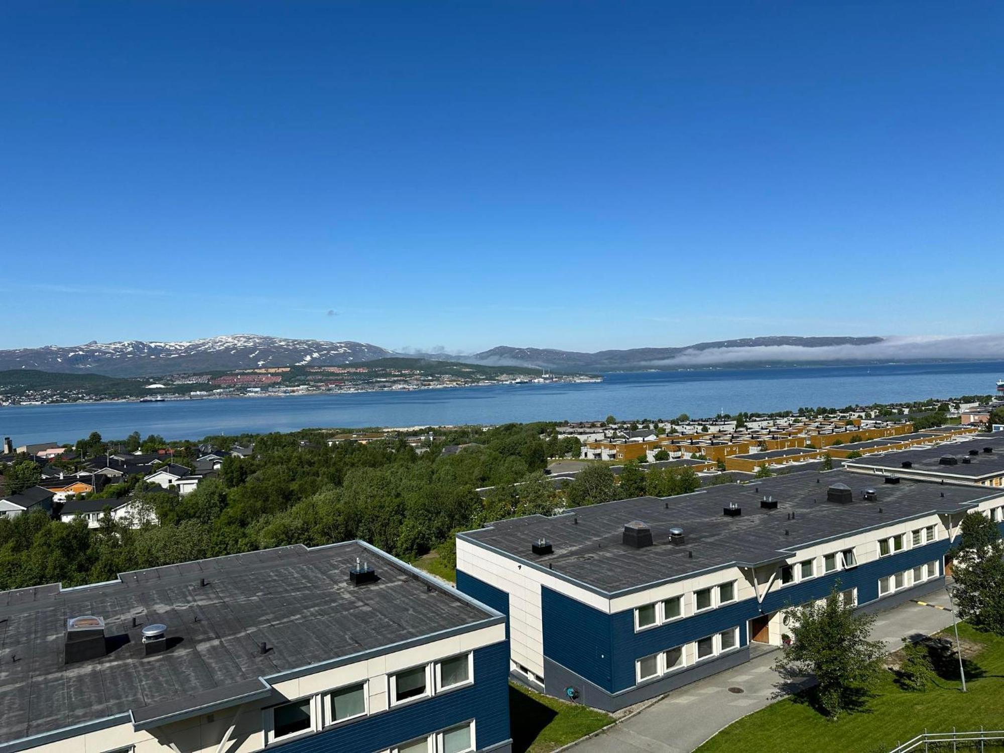 Arctic Inn, Cozy Single Bed Private Room In A Shared Apartment With Stunning Tromso Views Exterior photo